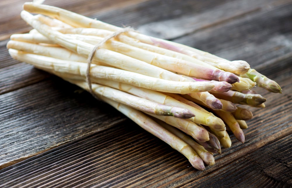 What is the difference between white asparagus and green asparagus Is White Asparagus Better Than Green Taste